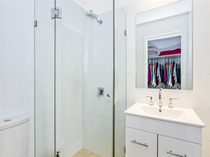 4 Harcourt Place, North Avoca NSW 2260