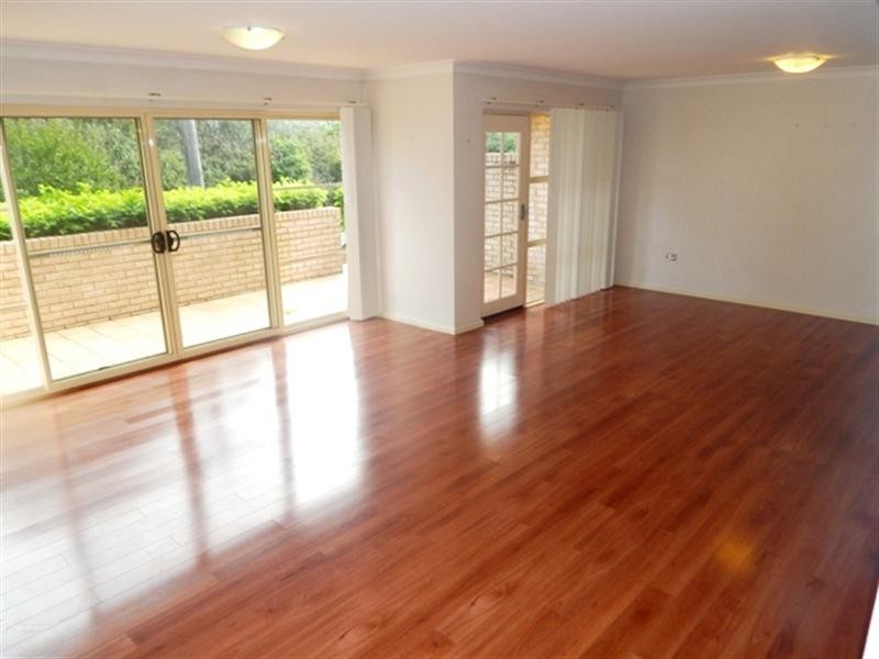 5/92 John Whiteway Drive, Gosford NSW 2250