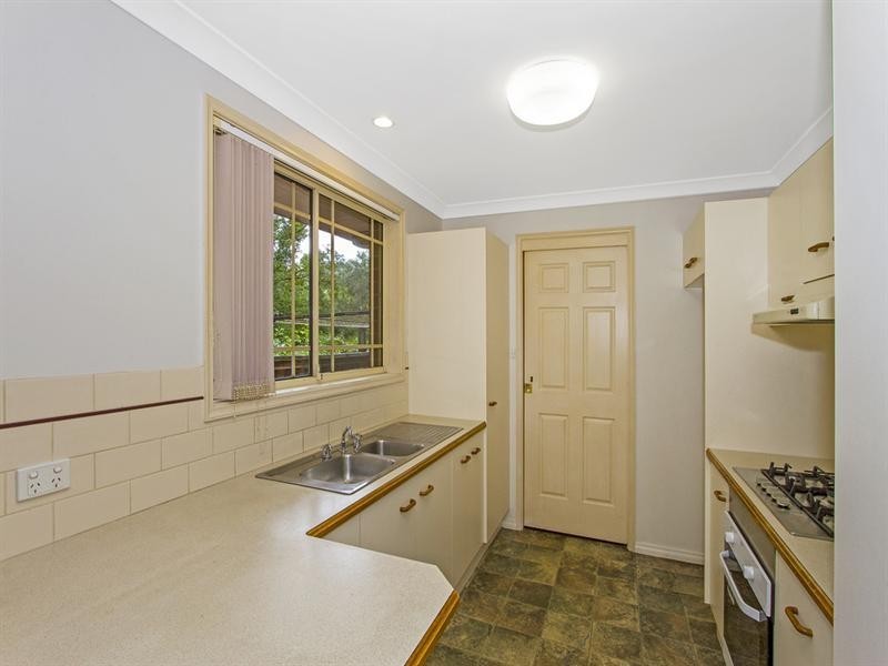 2/10 Kirkness Avenue, North Gosford NSW 2250