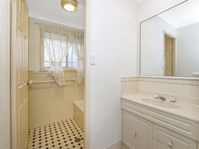 2/10 Kirkness Avenue, North Gosford NSW 2250