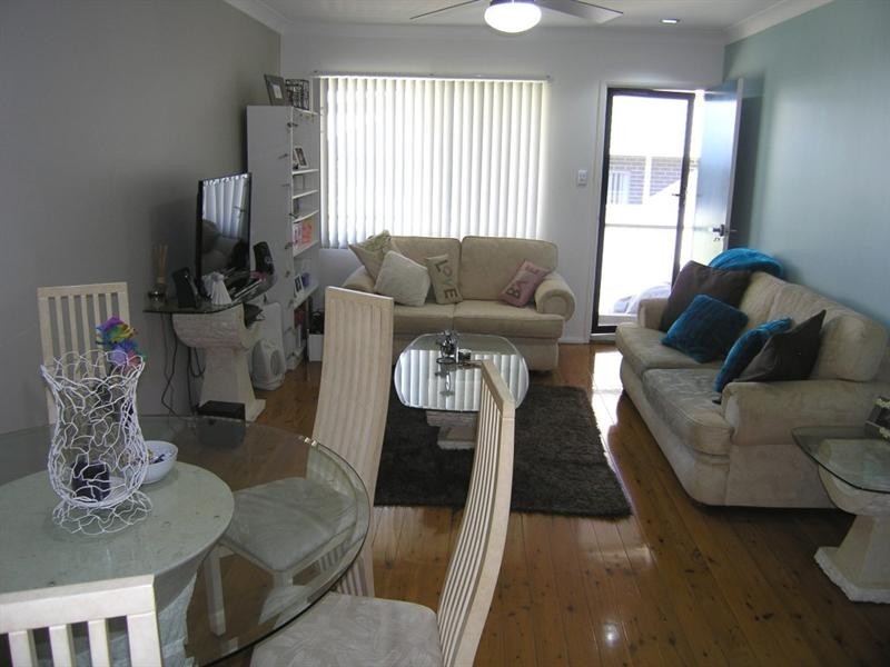 1/9 Lushington Street, East Gosford NSW 2250