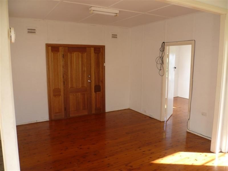 5 Collard, Point Clare NSW 2250