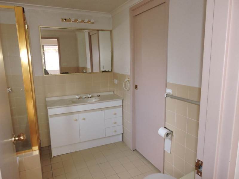 15/12-20 Kinarra Avenue, Wyoming NSW 2250