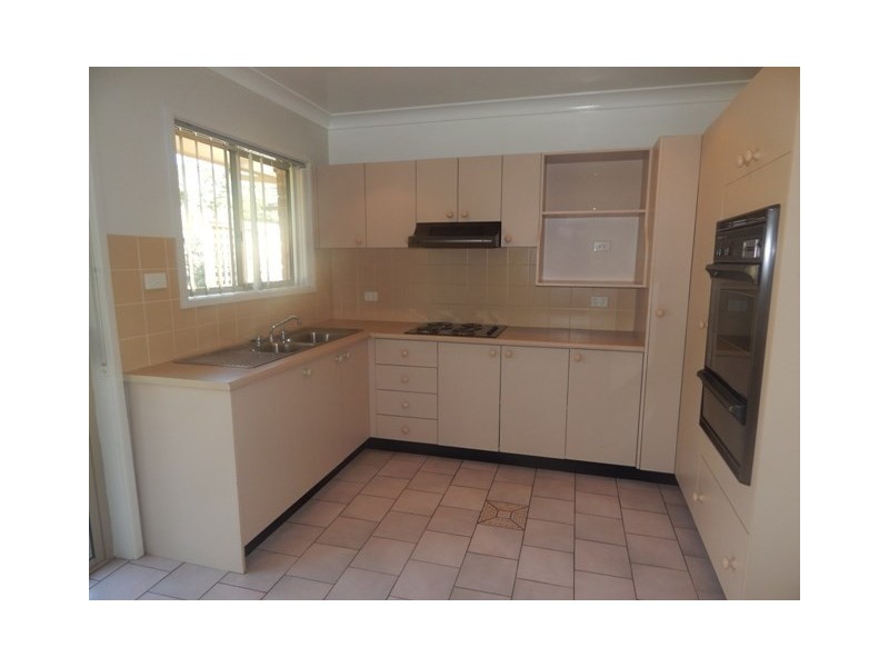 31/12-20 Kinnara Avenue, Wyoming NSW 2250