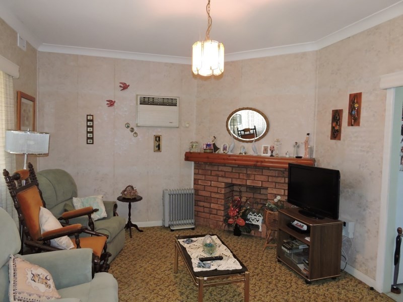 7 Melbourne Street, East Gosford NSW 2250