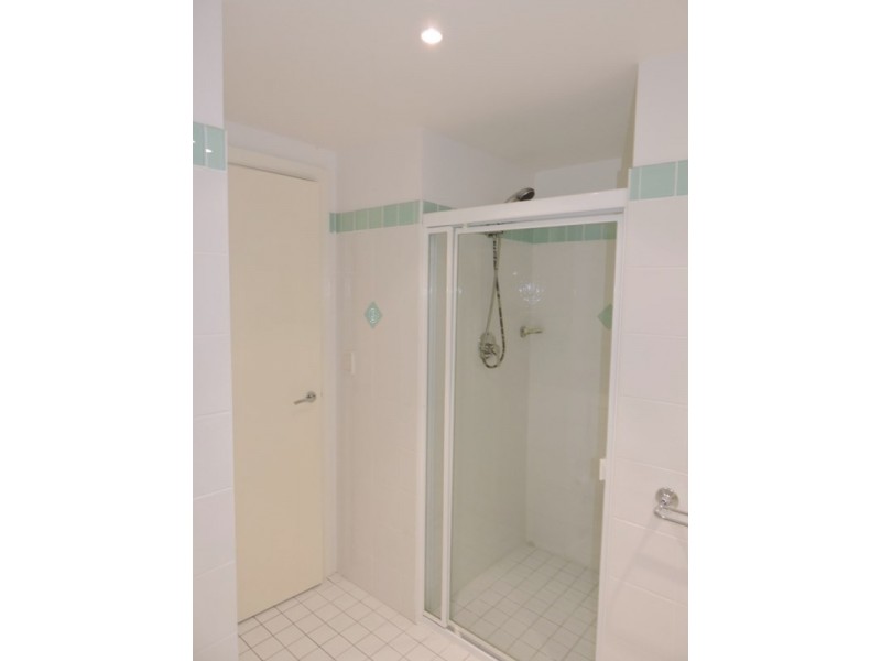 902/97-99 John Whiteway Drive, Gosford NSW 2250