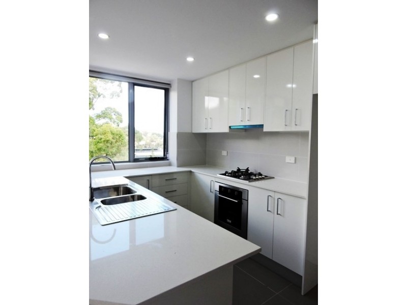 31/10-12 Batley Street, Gosford NSW 2250