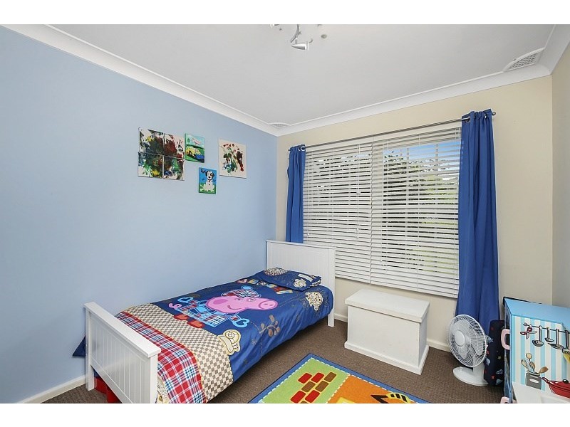 17 Dalton Street, Wyoming NSW 2250