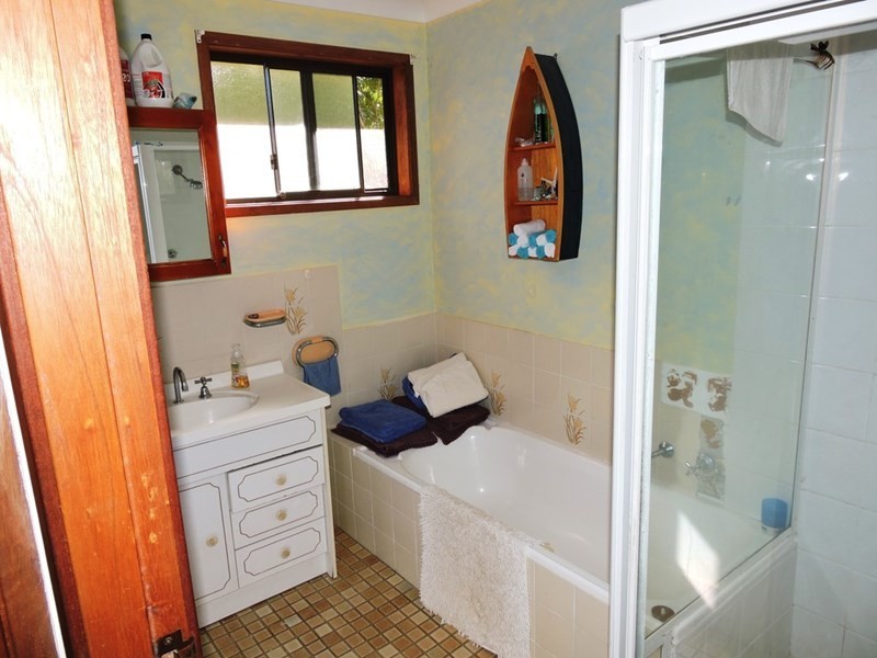 17 Marangani Avenue, North Gosford NSW 2250