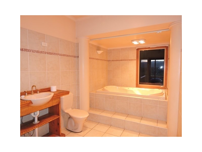 402 MANN Street, North Gosford NSW 2250