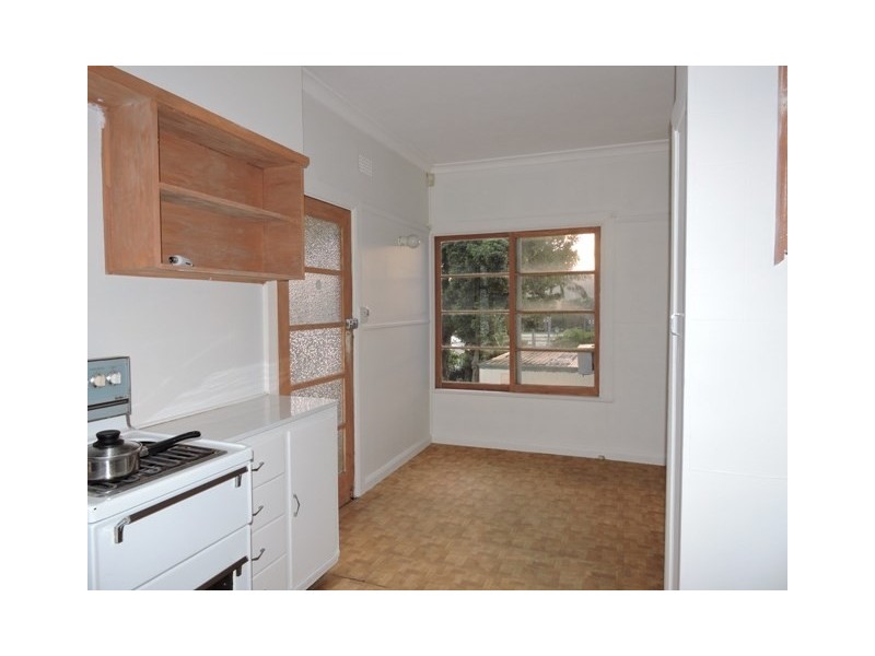 402 MANN Street, North Gosford NSW 2250