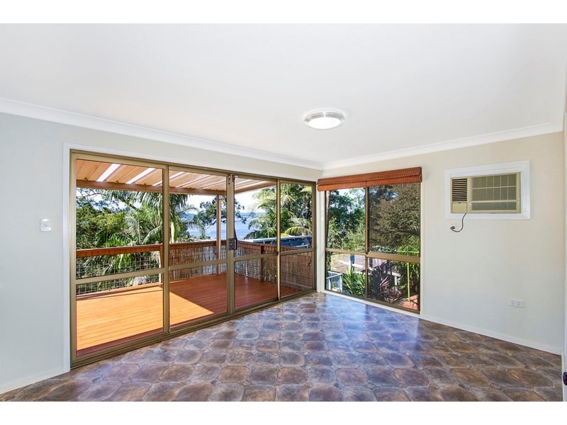 11 Kateena Avenue, Tascott NSW 2250