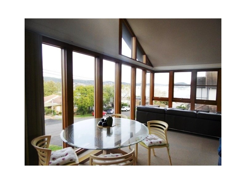 18 Frederick Street, Point Frederick NSW 2250