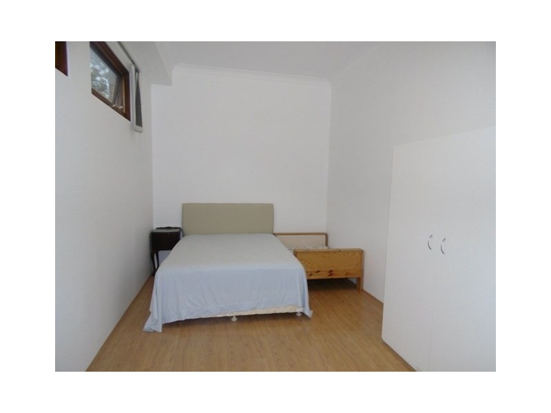 18 Frederick Street, Point Frederick NSW 2250