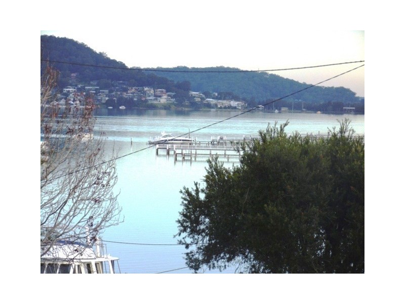 18 Frederick Street, Point Frederick NSW 2250