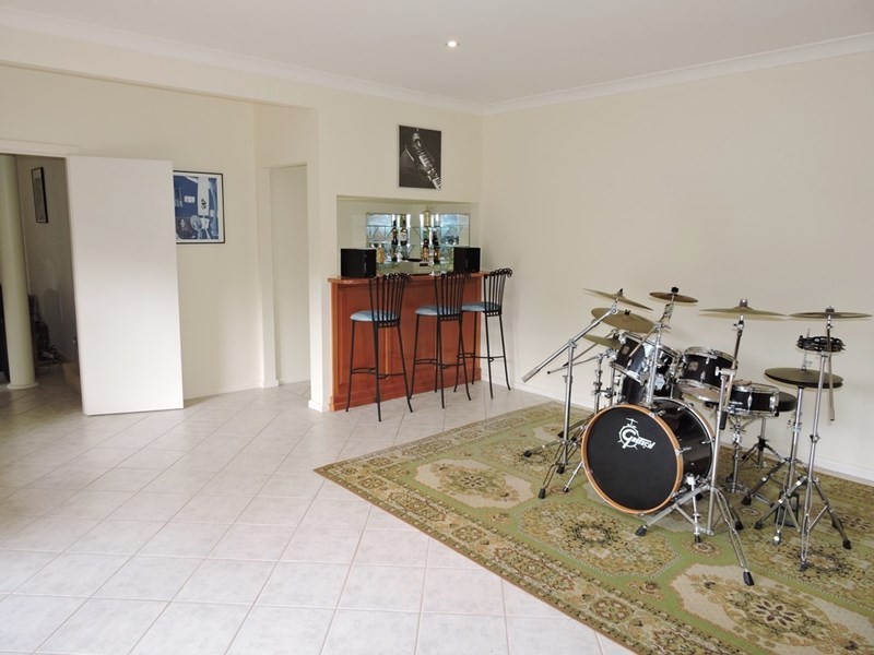 8 Moores Road, Avoca Beach NSW 2251