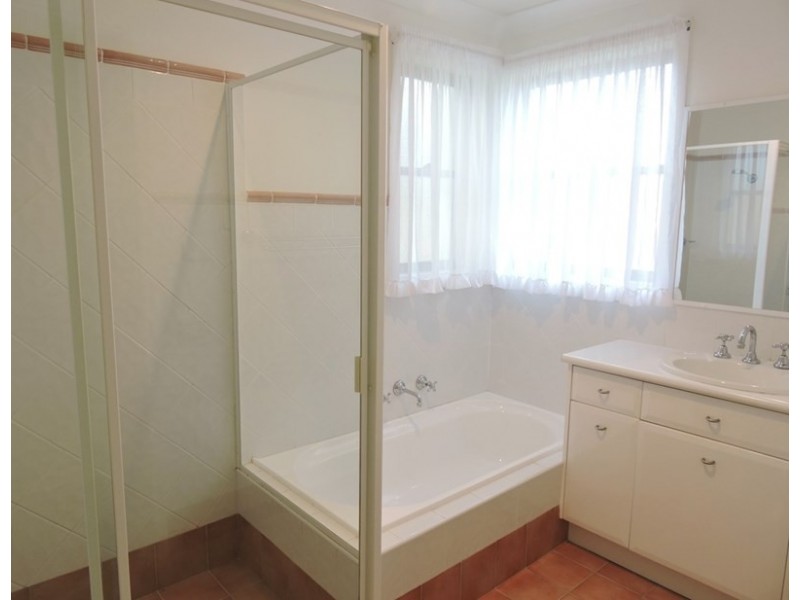 8 Moores Road, Avoca Beach NSW 2251