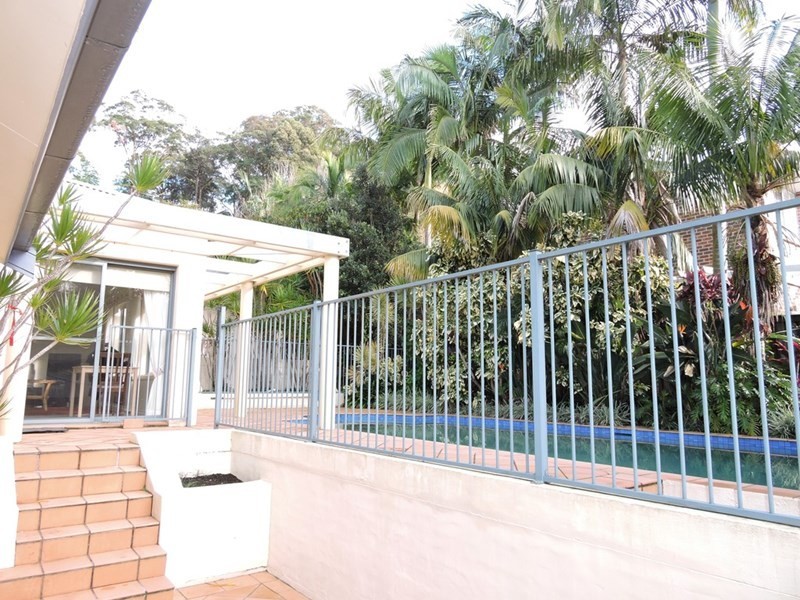 8 Moores Road, Avoca Beach NSW 2251