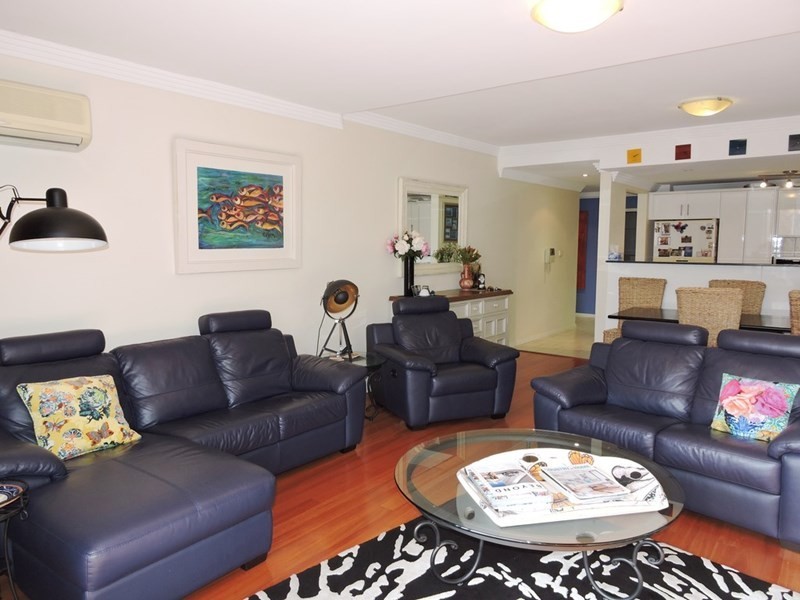 11/187-189 Albany Street, Point Frederick NSW 2250