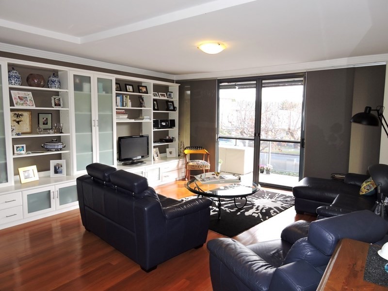 11/187-189 Albany Street, Point Frederick NSW 2250