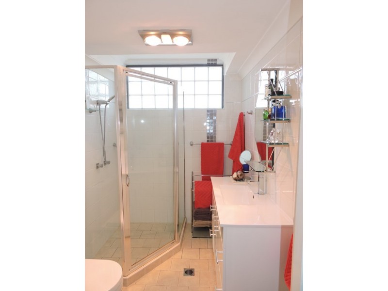 11/187-189 Albany Street, Point Frederick NSW 2250