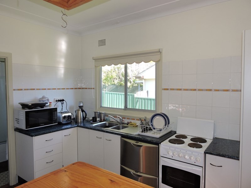 28 Dalton Street, Wyoming NSW 2250