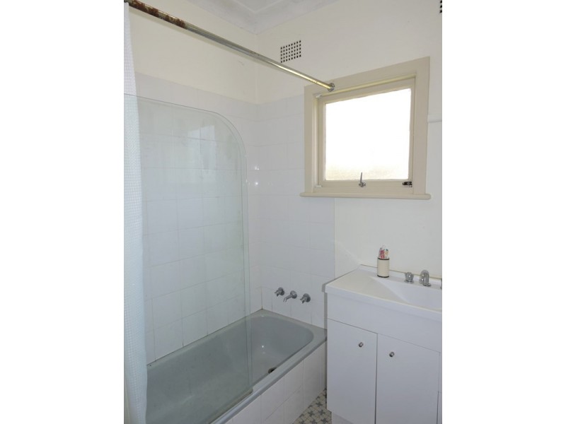 28 Dalton Street, Wyoming NSW 2250