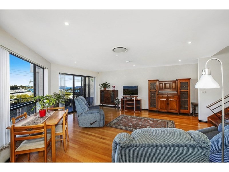 1/71-73 Donnison Street West, Gosford NSW 2250