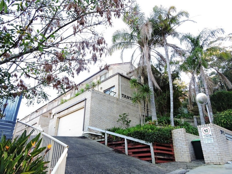 1/1 Joseph Lloyd Close, Gosford NSW 2250