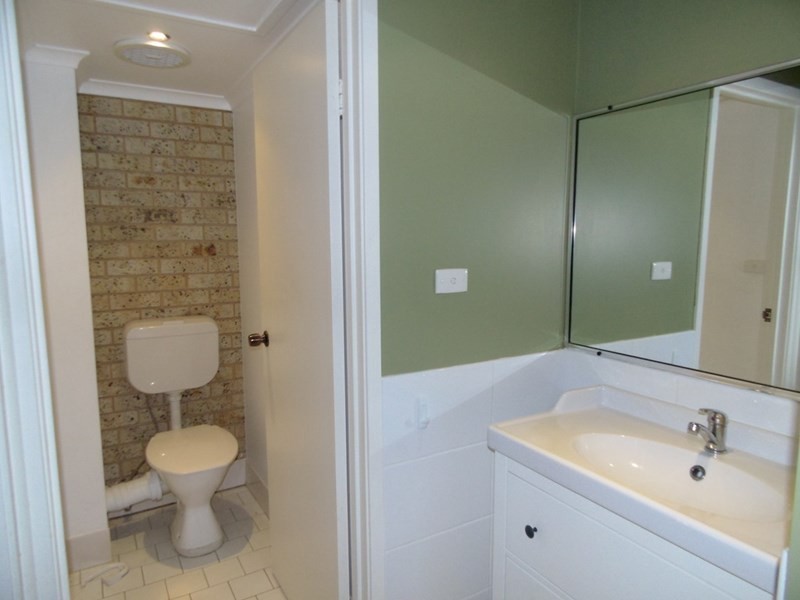 2/1 Joseph Lloyd, Gosford NSW 2250