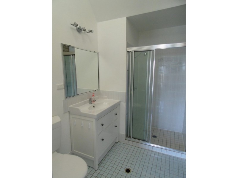 2/1 Joseph Lloyd, Gosford NSW 2250