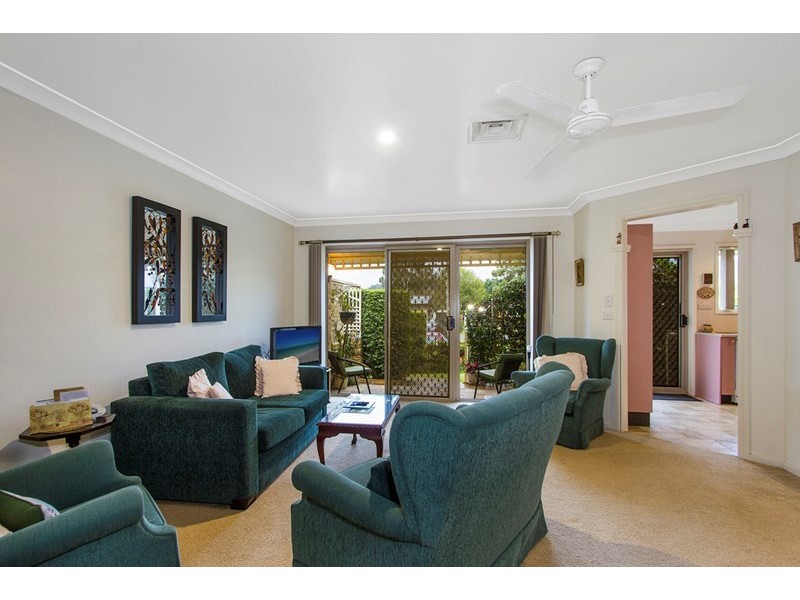 2/12-20 Kinarra Avenue, Wyoming NSW 2250