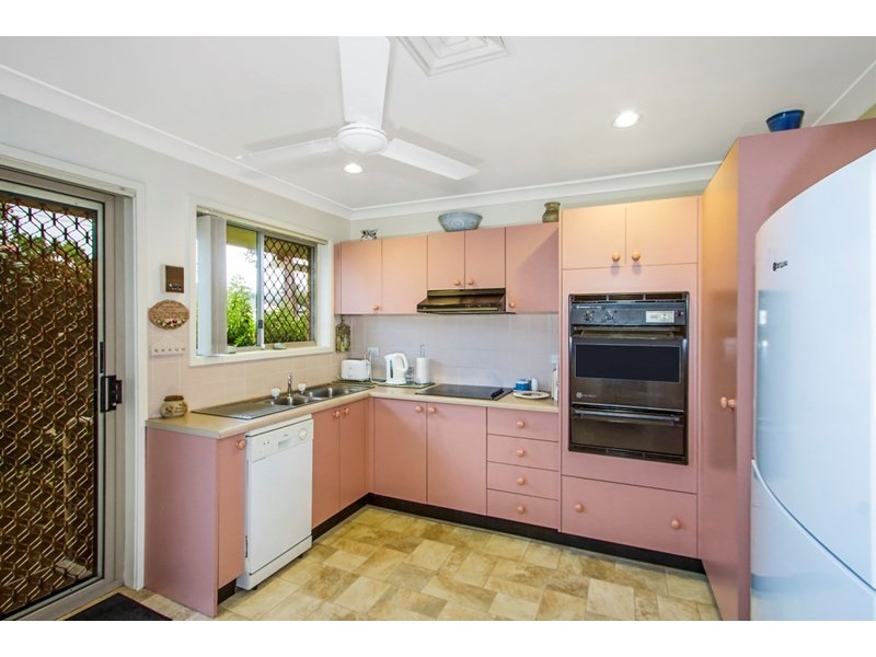 2/12-20 Kinarra Avenue, Wyoming NSW 2250