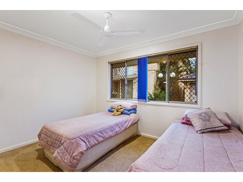 2/12-20 Kinarra Avenue, Wyoming NSW 2250