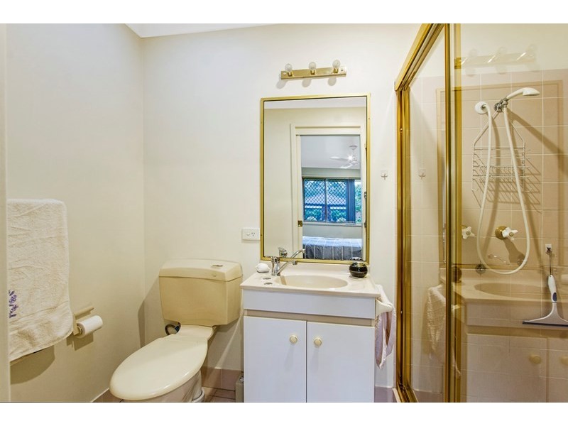 2/12-20 Kinarra Avenue, Wyoming NSW 2250