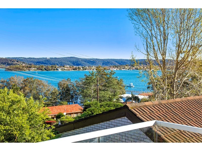 290 Avoca Drive, Green Point NSW 2251