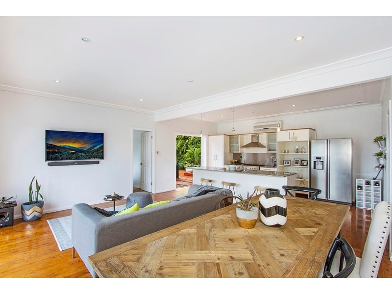 290 Avoca Drive, Green Point NSW 2251