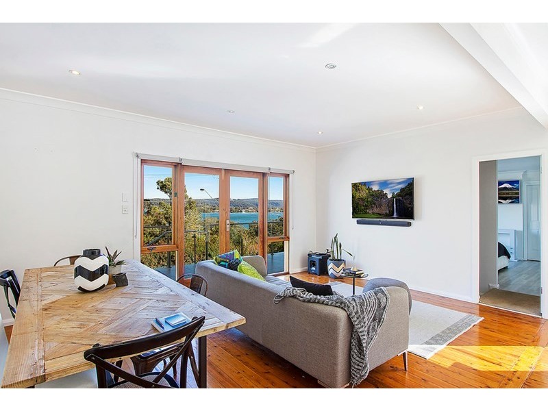 290 Avoca Drive, Green Point NSW 2251