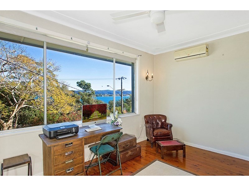 290 Avoca Drive, Green Point NSW 2251