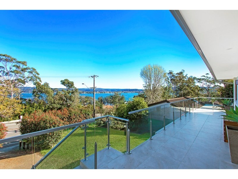 290 Avoca Drive, Green Point NSW 2251