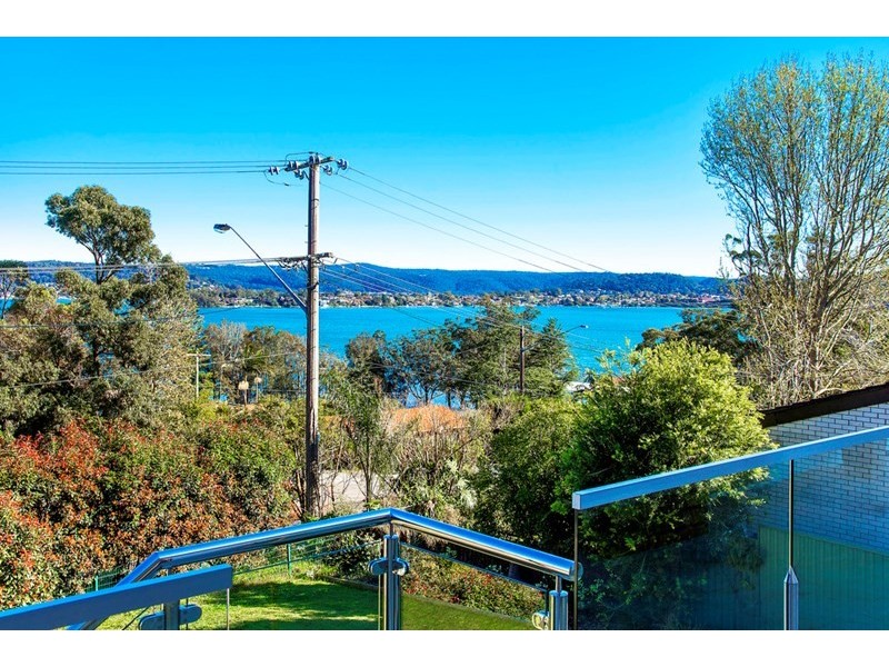 290 Avoca Drive, Green Point NSW 2251
