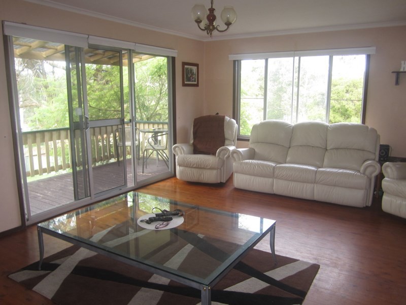 2 Andra Place, Wyoming NSW 2250