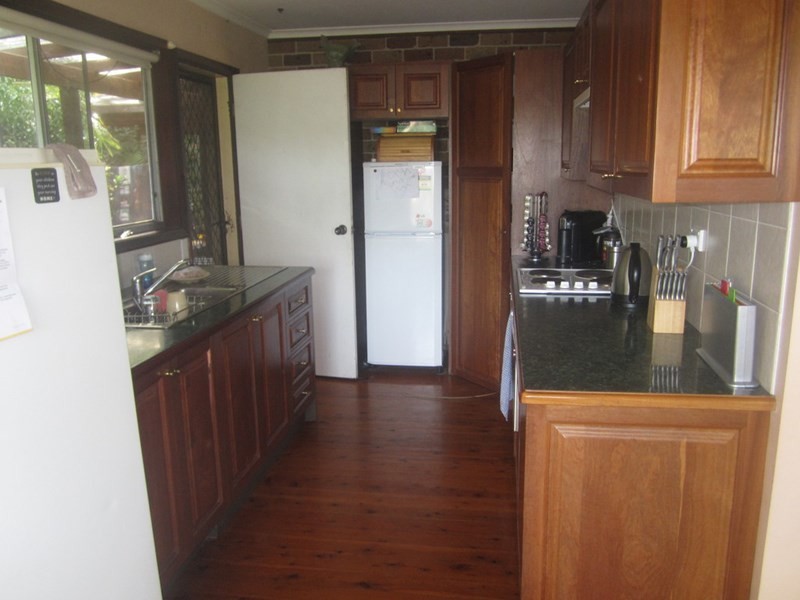 2 Andra Place, Wyoming NSW 2250