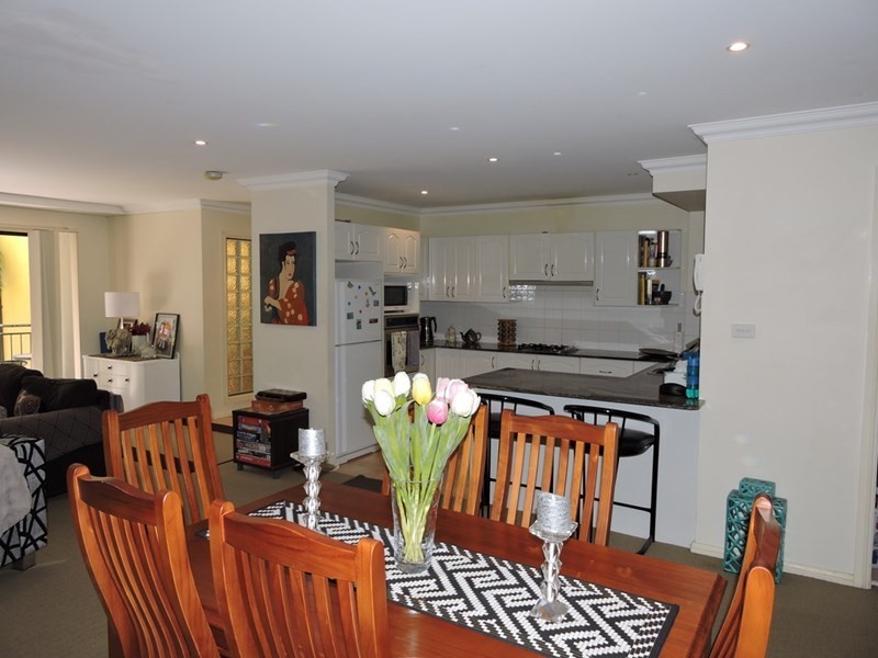 7/2 Adcock Avenue, West Gosford NSW 2250