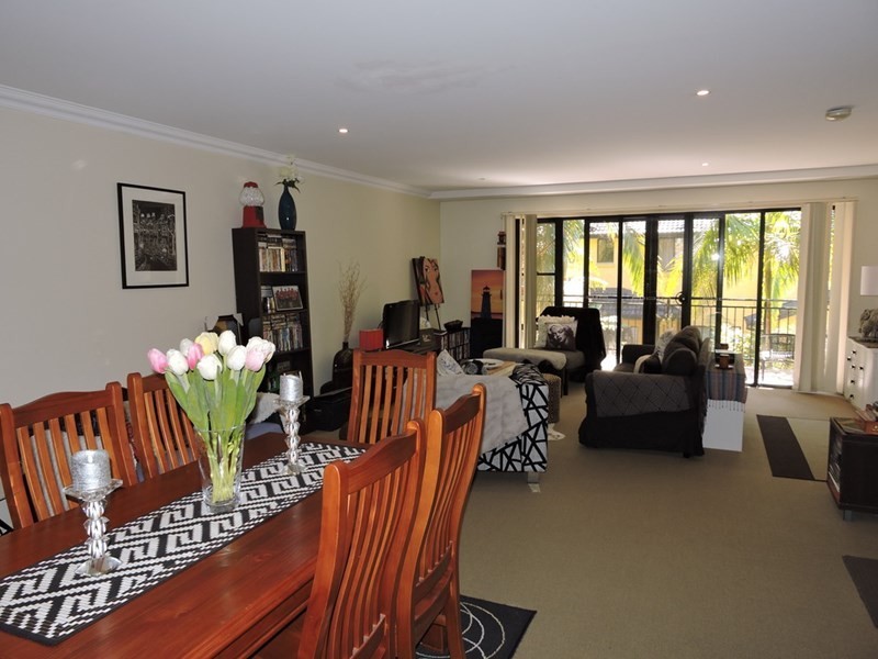 7/2 Adcock Avenue, West Gosford NSW 2250