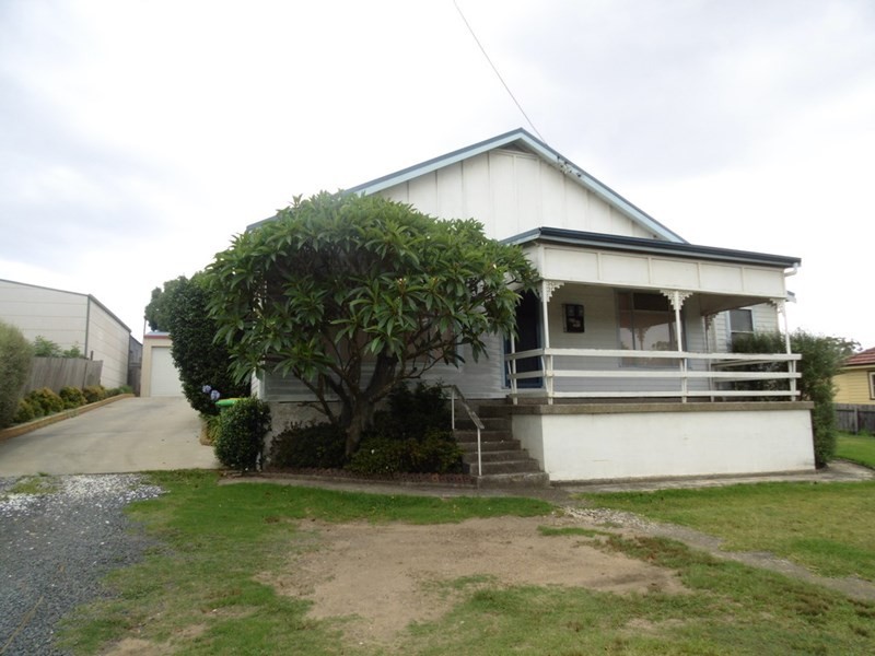 10 Cary Street, Wyoming NSW 2250