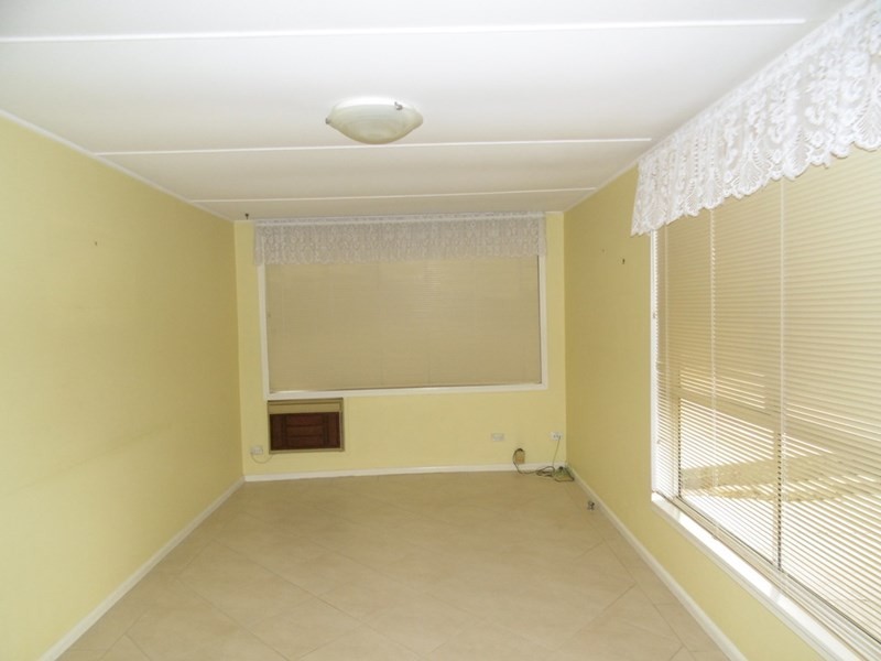 10 Cary Street, Wyoming NSW 2250