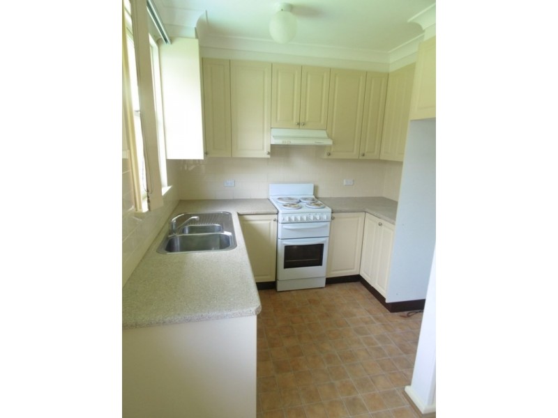 10 ROSLYN Street, Springfield NSW 2250