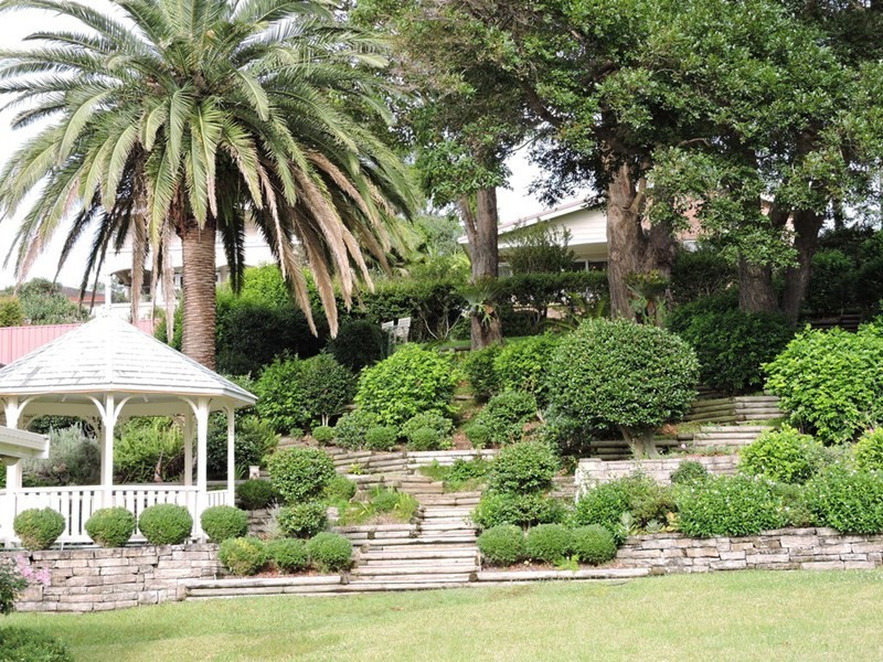 6 Frederick Street, Point Frederick NSW 2250