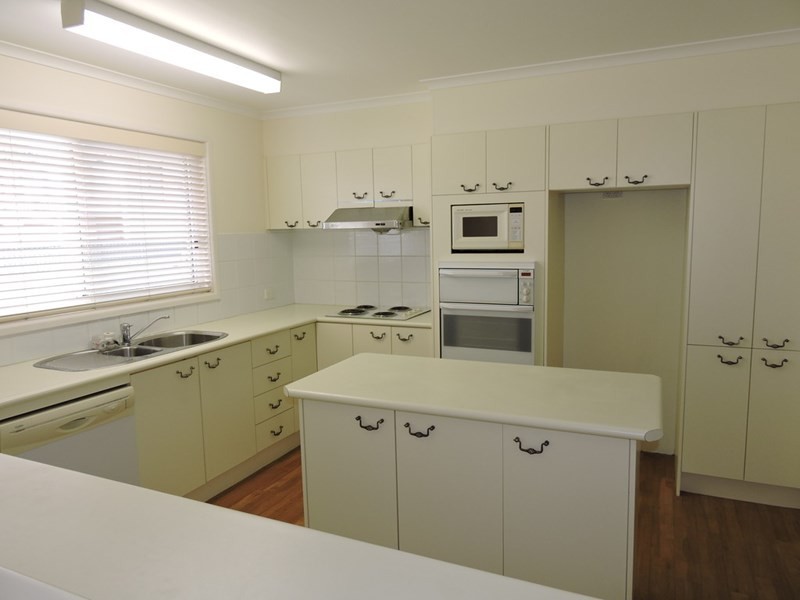 6 Frederick Street, Point Frederick NSW 2250